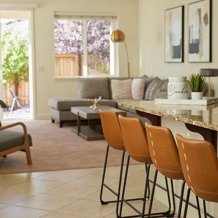 New Upscale House, Tahoe 30-Min W/ Cal King Reno Exteriör bild