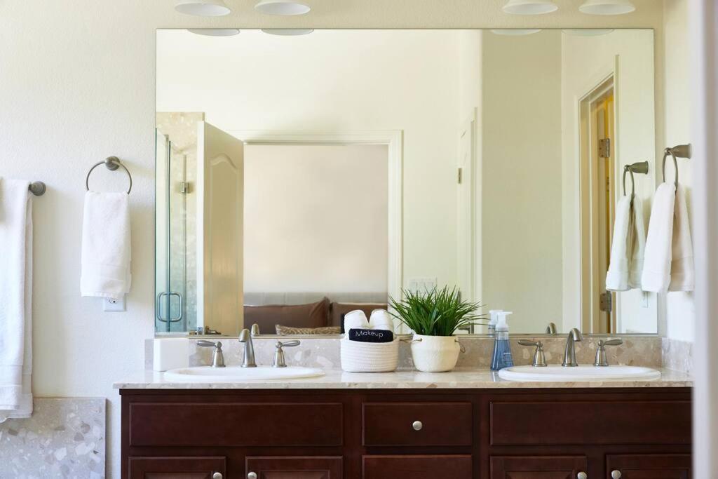 New Upscale House, Tahoe 30-Min W/ Cal King Reno Exteriör bild