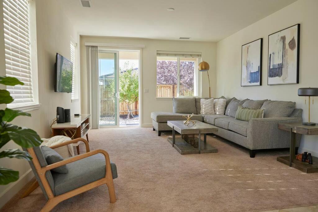 New Upscale House, Tahoe 30-Min W/ Cal King Reno Exteriör bild
