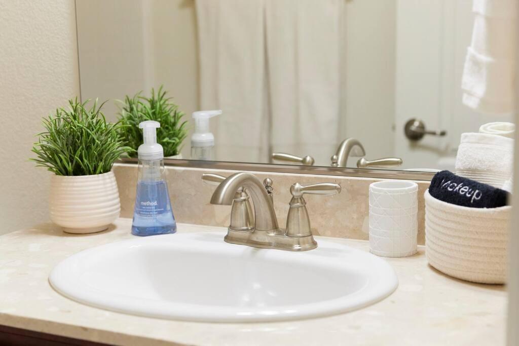 New Upscale House, Tahoe 30-Min W/ Cal King Reno Exteriör bild