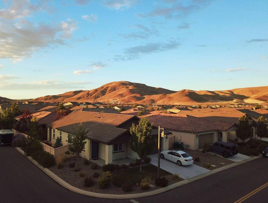 New Upscale House, Tahoe 30-Min W/ Cal King Reno Exteriör bild