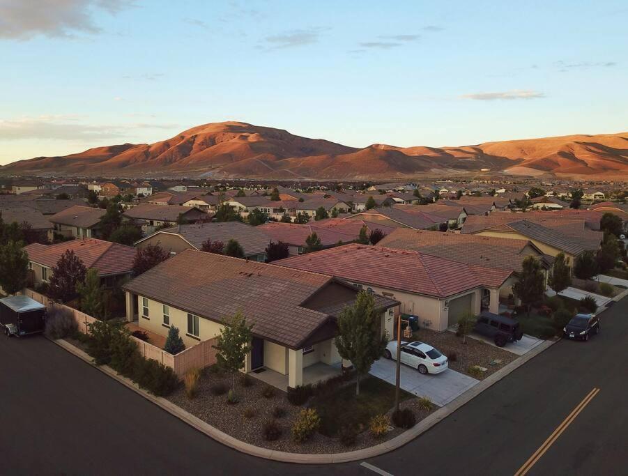 New Upscale House, Tahoe 30-Min W/ Cal King Reno Exteriör bild